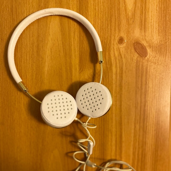 Frends Layla Headphones & Travel Case - Picture 3 of 8